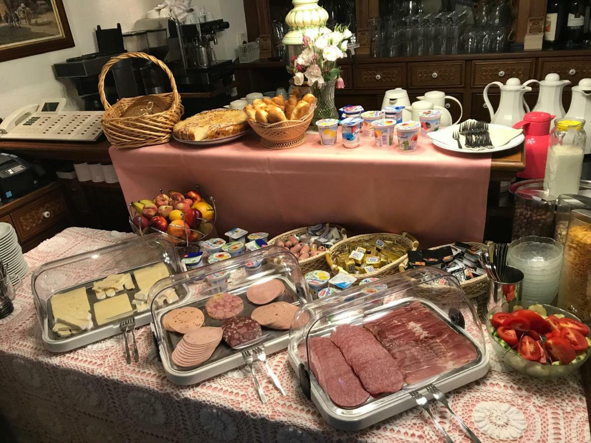 Gaestehaus Am Roemerbad Zell an der Mosel Exteriör bild